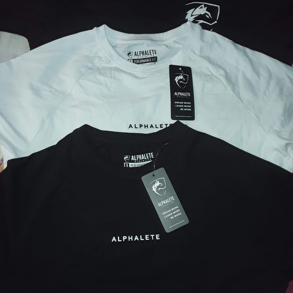 3 small mens tshirts